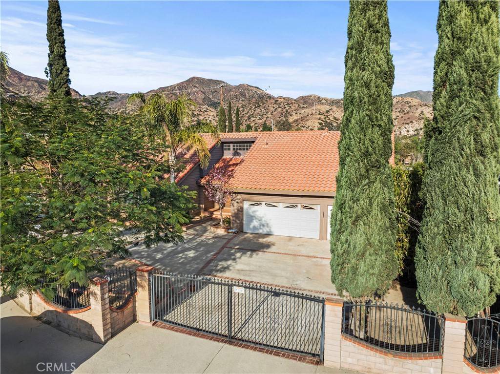 Sylmar, CA 91342,13820 Glenoaks BLVD