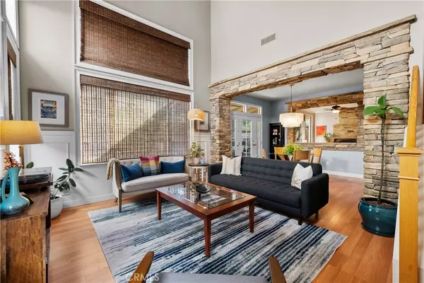 Valencia, CA 91354,28342 Azurite PL