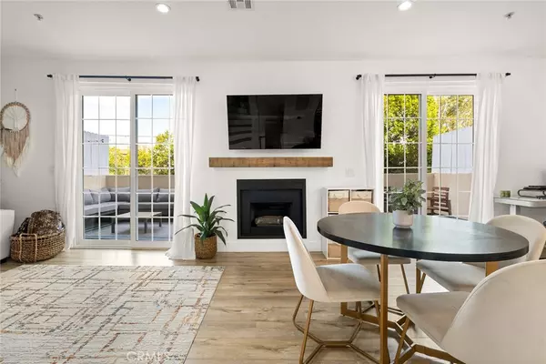 North Hollywood, CA 91602,11445 Moorpark ST #11