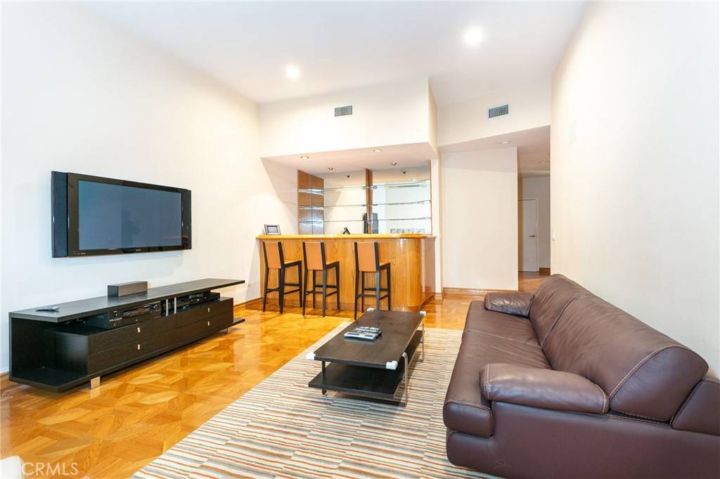 Studio City, CA 91604,3965 Alta Mesa