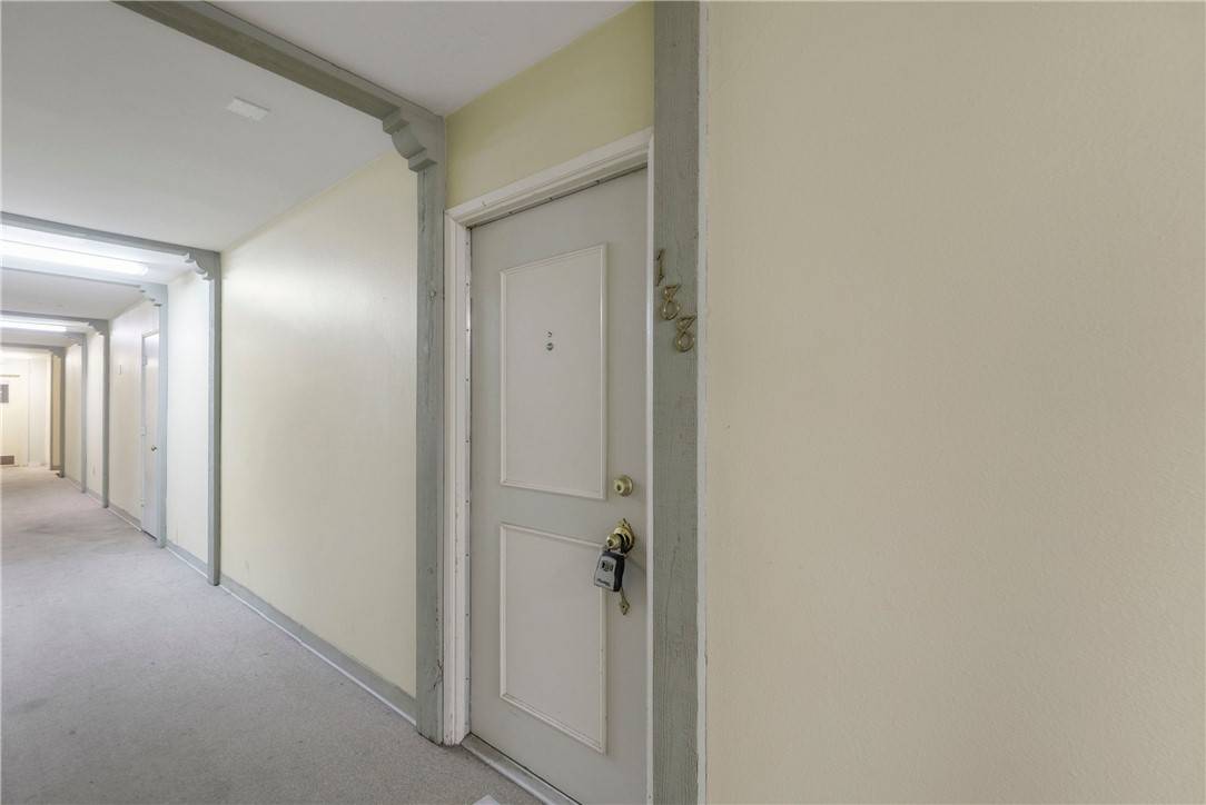 Valencia, CA 91355,23515 Lyons AVE #188