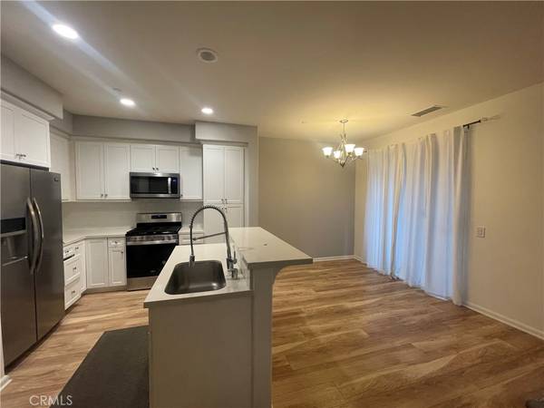 Pacoima, CA 91331,10361 Diamond WAY