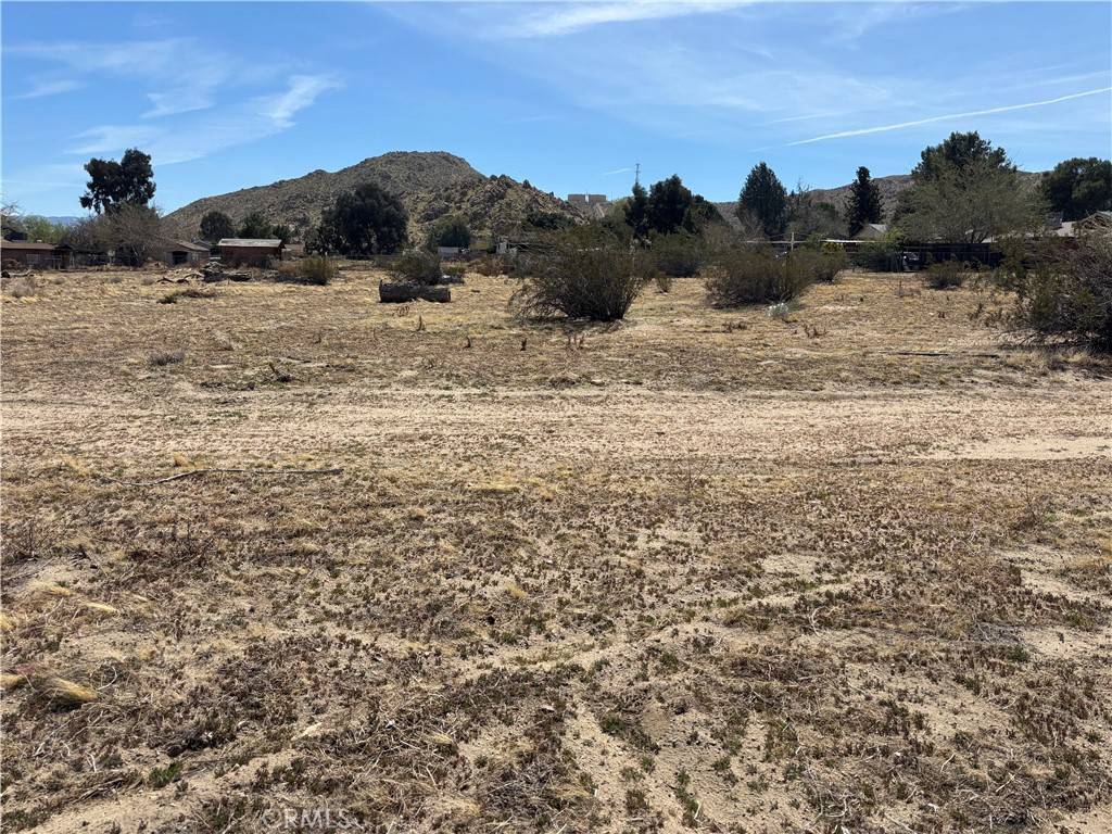 Palmdale, CA 93591,40179 E 166th St.