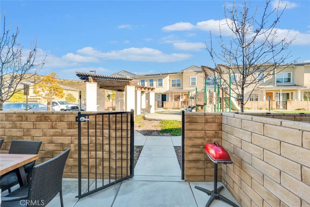 Saugus, CA 91350,22743 Harmony DR