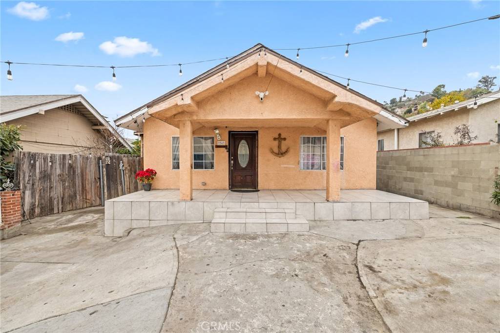 Los Angeles, CA 90065,3343 Roseview AVE