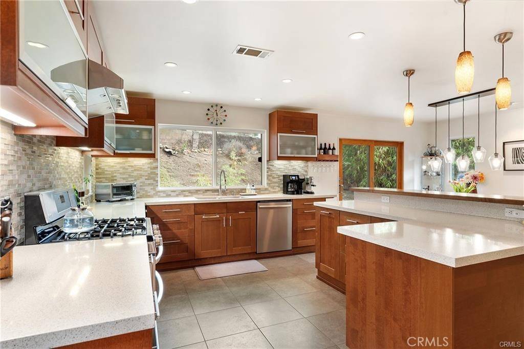 Topanga, CA 90290,21301 Bellini DR