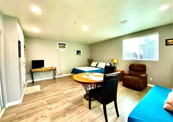 Reseda, CA 91335,7022 Sylvia AVE