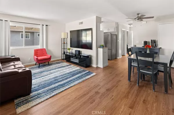 Saugus, CA 91350,20707 Dot ST
