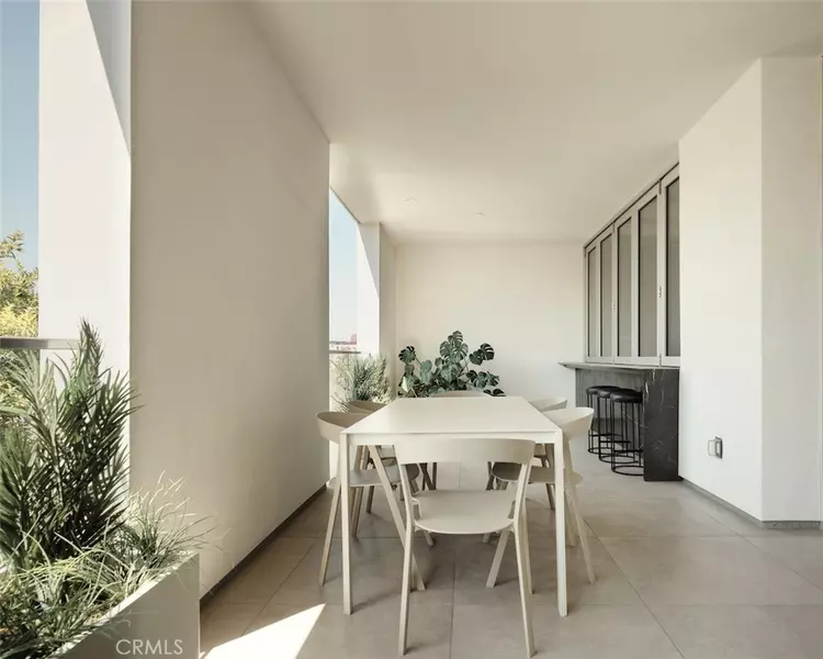 838 N Kings RD #204, West Hollywood, CA 90069