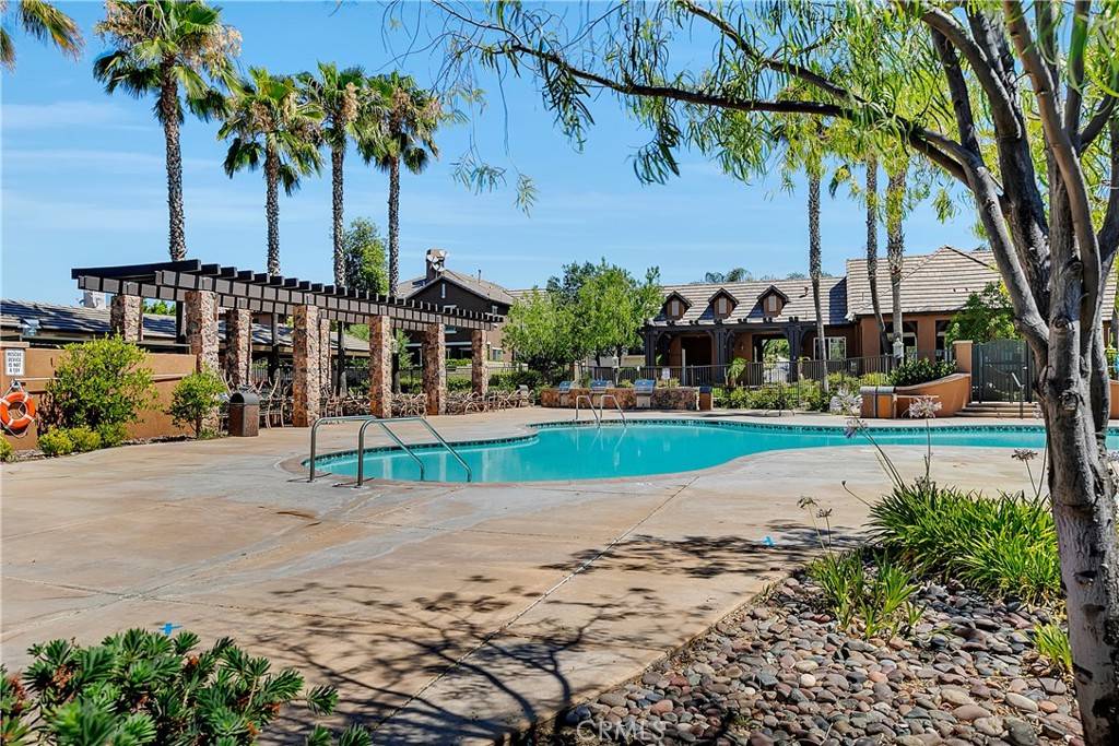 19554 Laroda LN, Saugus, CA 91350