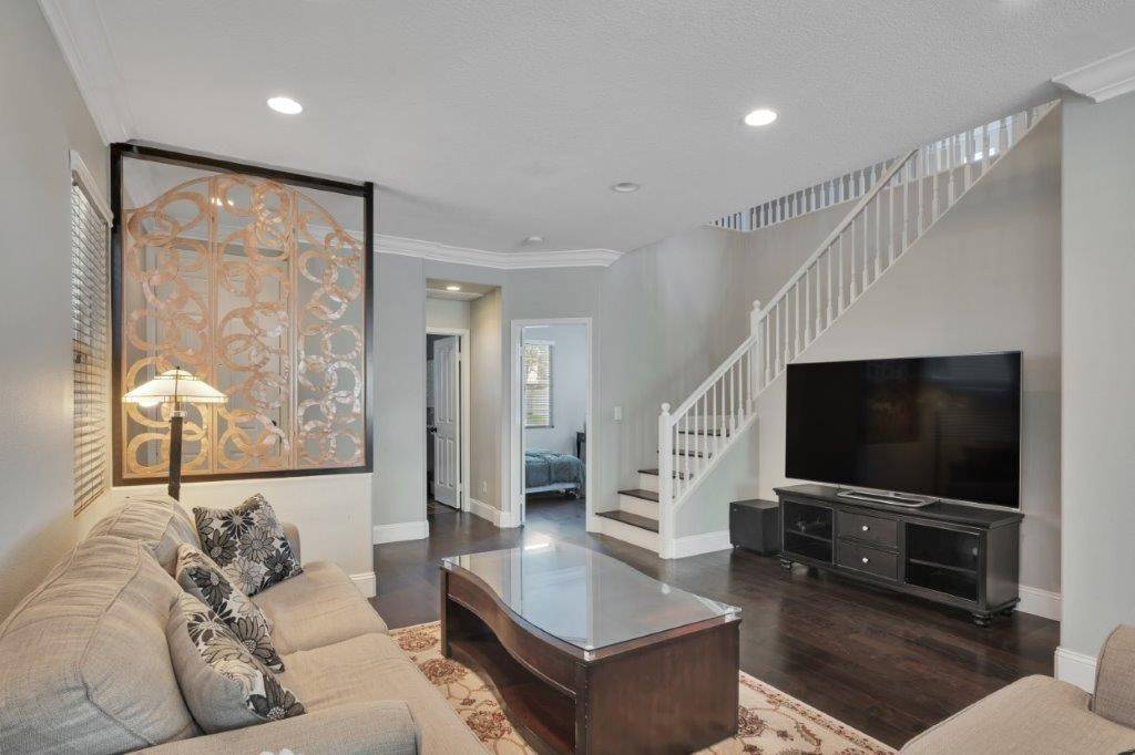 Brea, CA 92821,959 Matthews LN