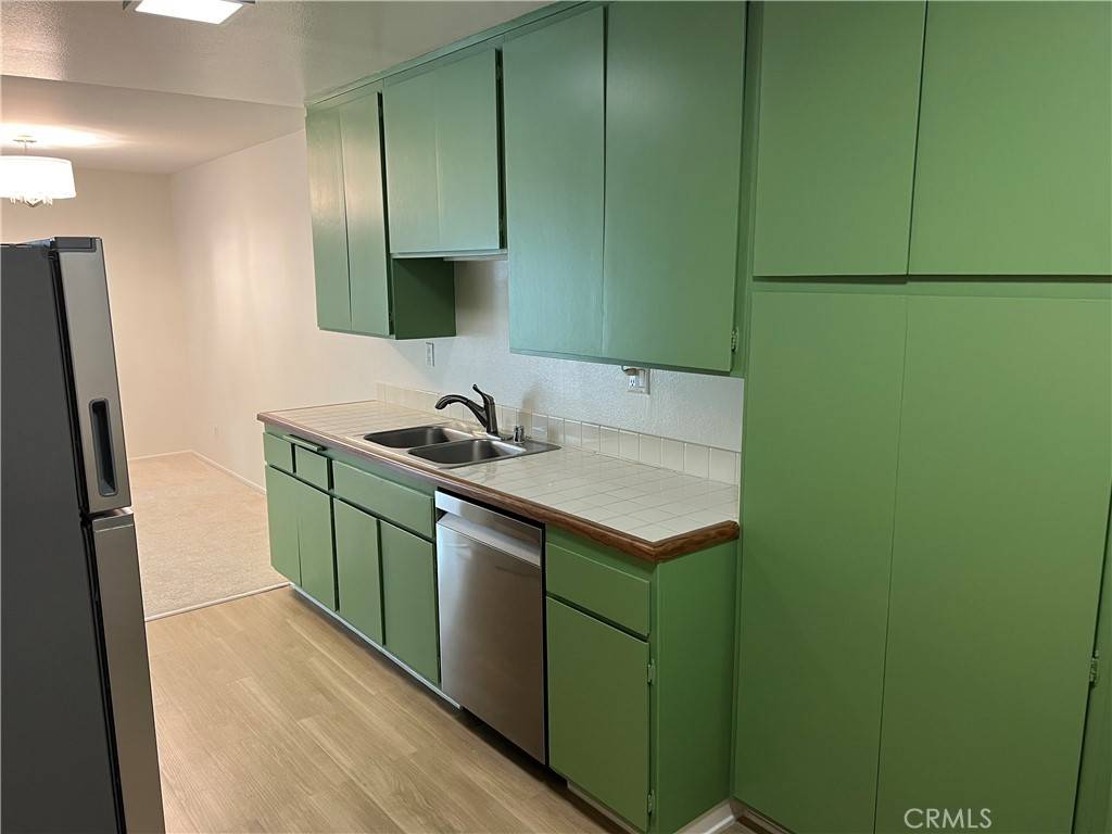 Los Angeles, CA 90039,2929 Waverly DR #213