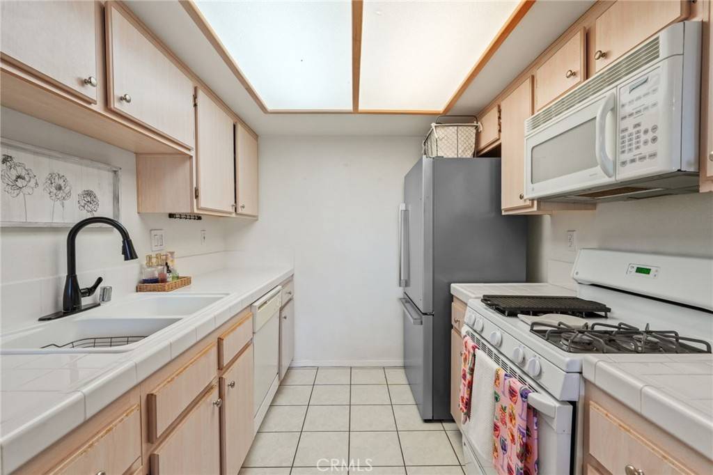 Lancaster, CA 93536,43491 30th ST W #2