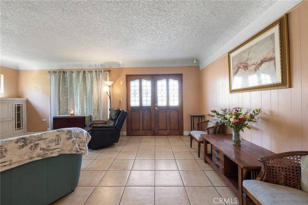 Bell, CA 90201,6256 Corona AVE