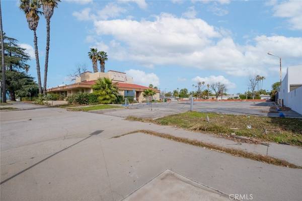 Van Nuys, CA 91406,16955 Sherman WAY