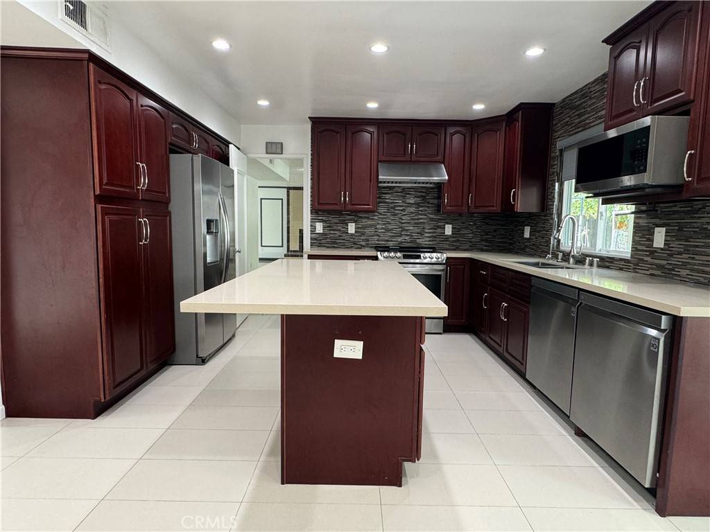 Woodland Hills, CA 91367,5711 Fairhaven AVE