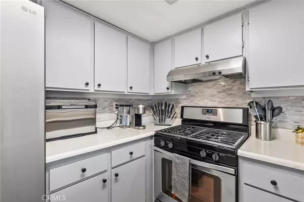 Canyon Country, CA 91351,18209 Sierra #17