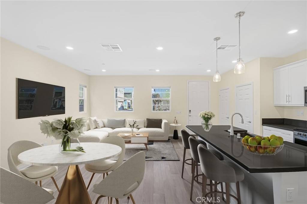 Canyon Country, CA 91387,27612 Sawtooth LN