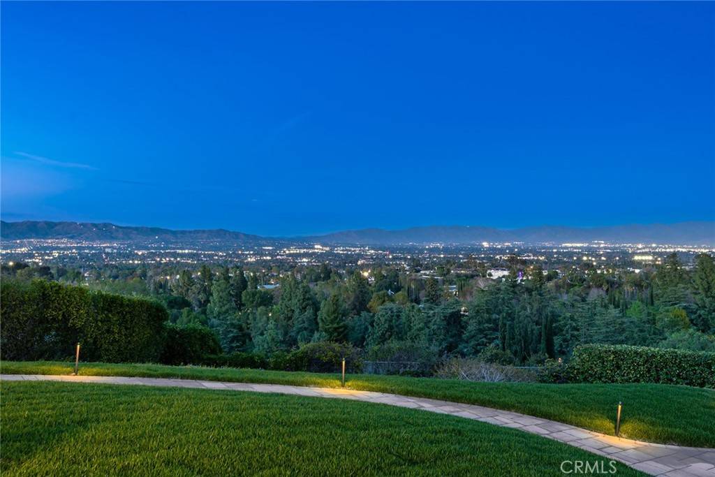 Woodland Hills, CA 91364,4854 Nomad DR