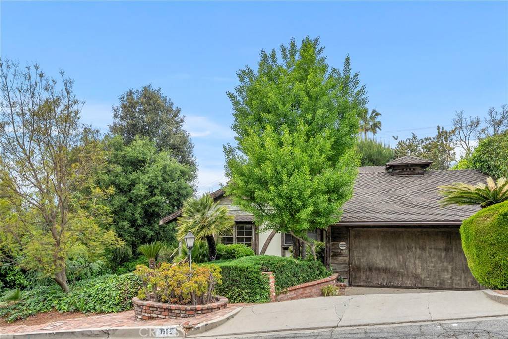 Studio City, CA 91604,3852 Eureka Dr.