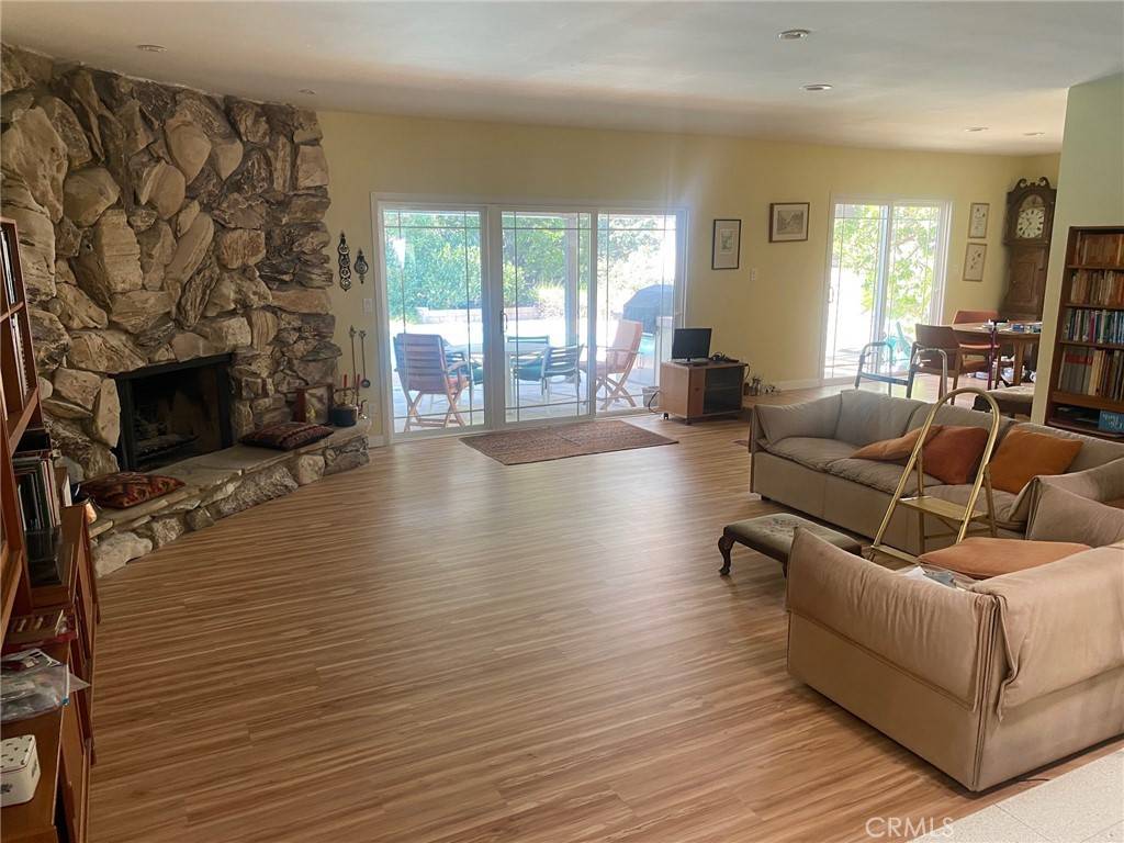 Calabasas, CA 91302,3945 Bon Homme RD