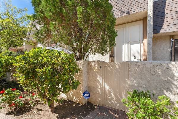 Woodland Hills, CA 91367,6201 Shoup AVE #75