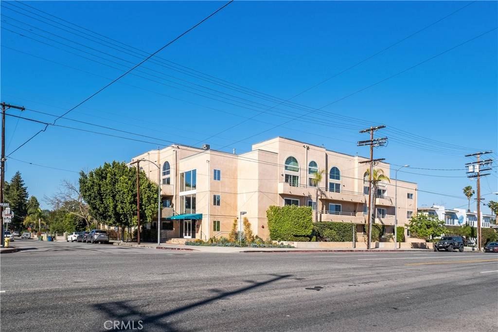 5604 Rhodes AVE #312, Valley Village, CA 91607