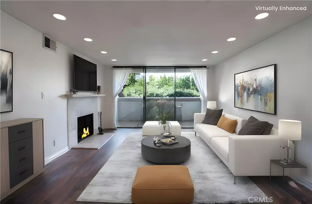 Los Angeles, CA 90068,1900 Vine ST #311