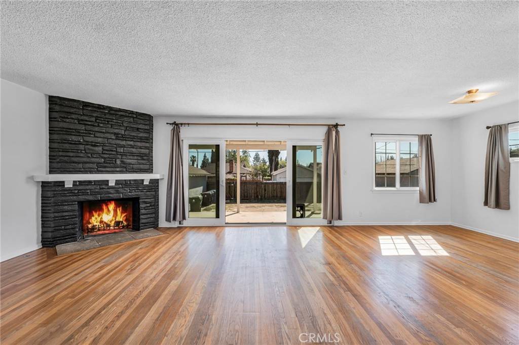 Granada Hills, CA 91344,16228 San Fernando Mission BLVD