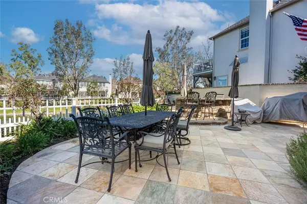 Valencia, CA 91355,23805 Bayview CT