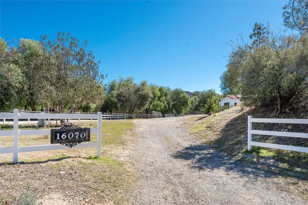 Canyon Country, CA 91390,16070 Baker Canyon RD