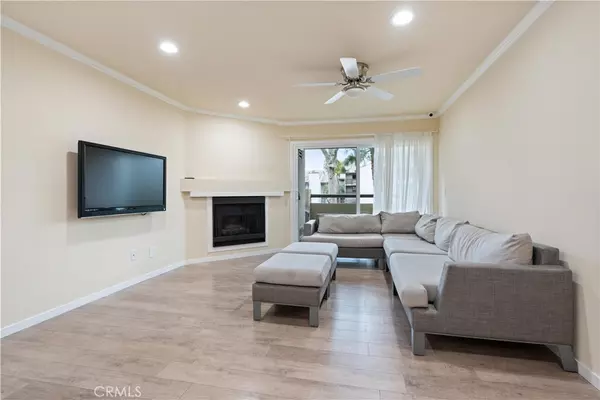 Woodland Hills, CA 91367,21400 Burbank BLVD #119