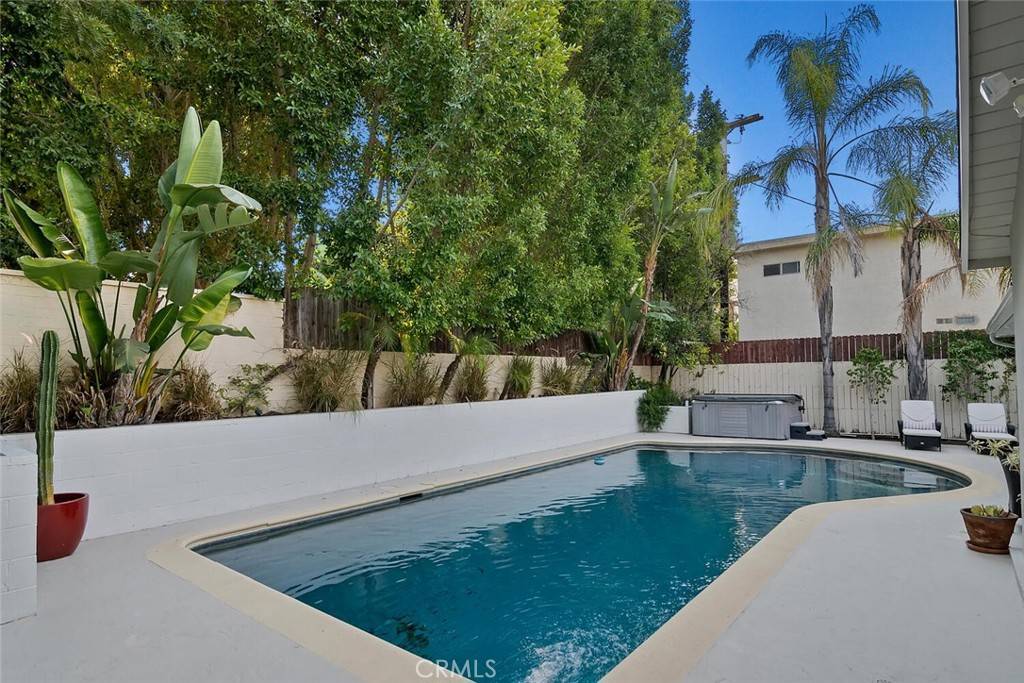 Sherman Oaks, CA 91423,4816 Atoll AVE
