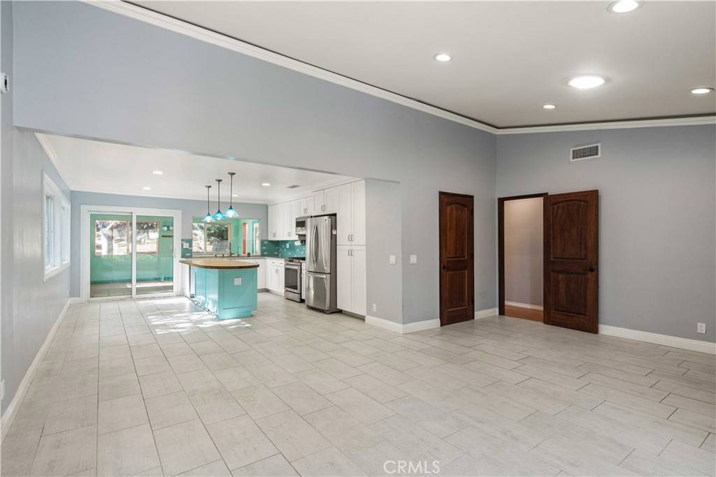 Sylmar, CA 91342,13953 Candlewood DR