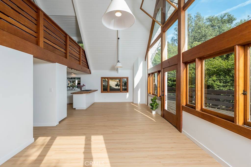 Topanga, CA 90290,21670 Encina RD