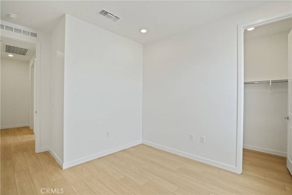 Lancaster, CA 93536,5570 W Avenue K-13