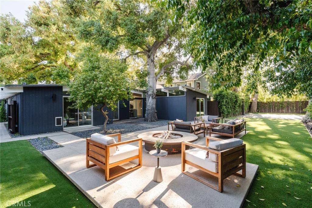 Sherman Oaks, CA 91423,13233 Addison ST