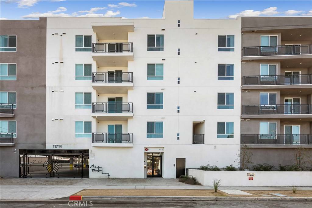 North Hollywood, CA 91606,11714 Archwood ST #401