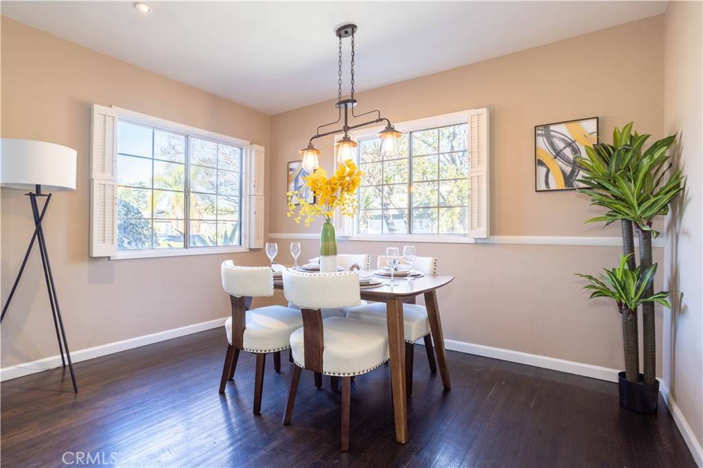 Valley Village, CA 91607,5732 Simpson Ave