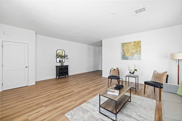 Lancaster, CA 93536,5651 W W Ave J15