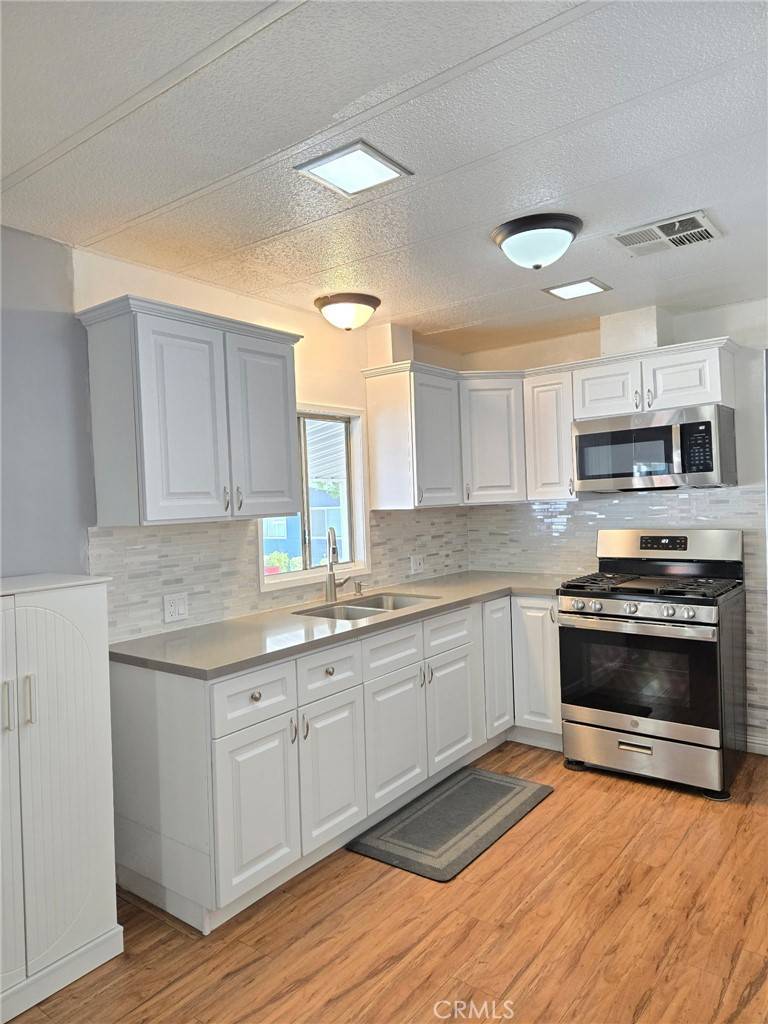 Calabasas, CA 91302,23777 Mulholland Hwy Spc 19