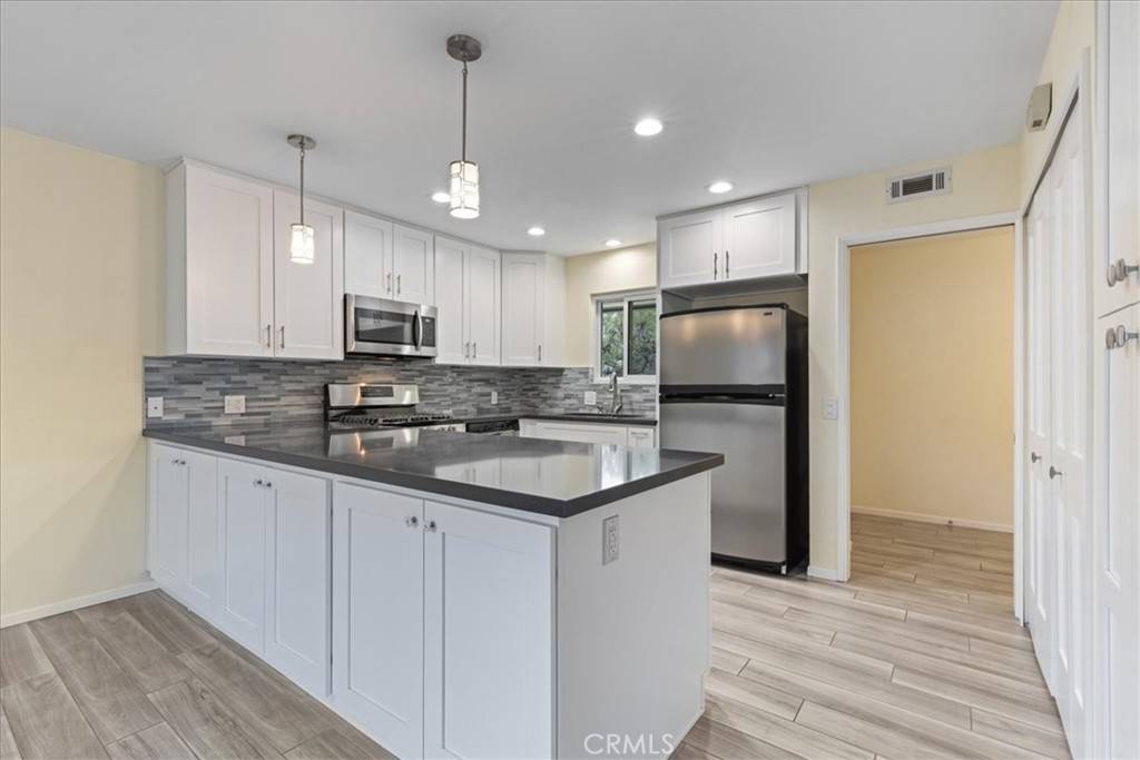 10602 Helendale AVE, Tujunga, CA 91042