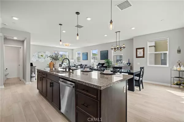 Valencia, CA 91381,27046 Tanager LN