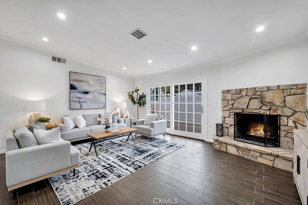 Woodland Hills, CA 91364,22476 Cass AVE