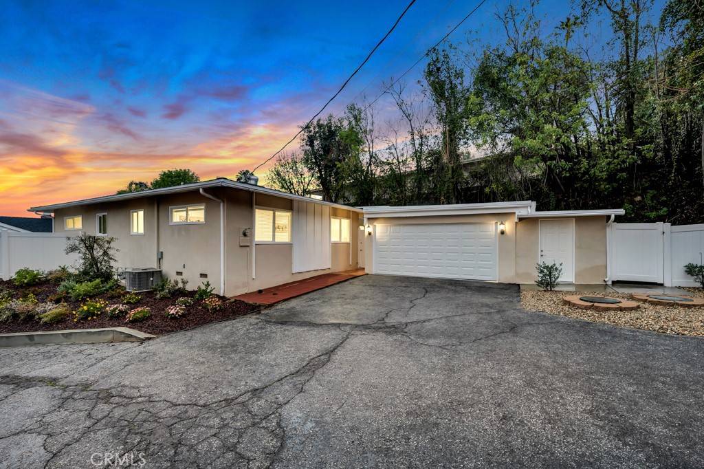 22476 Cass AVE, Woodland Hills, CA 91364