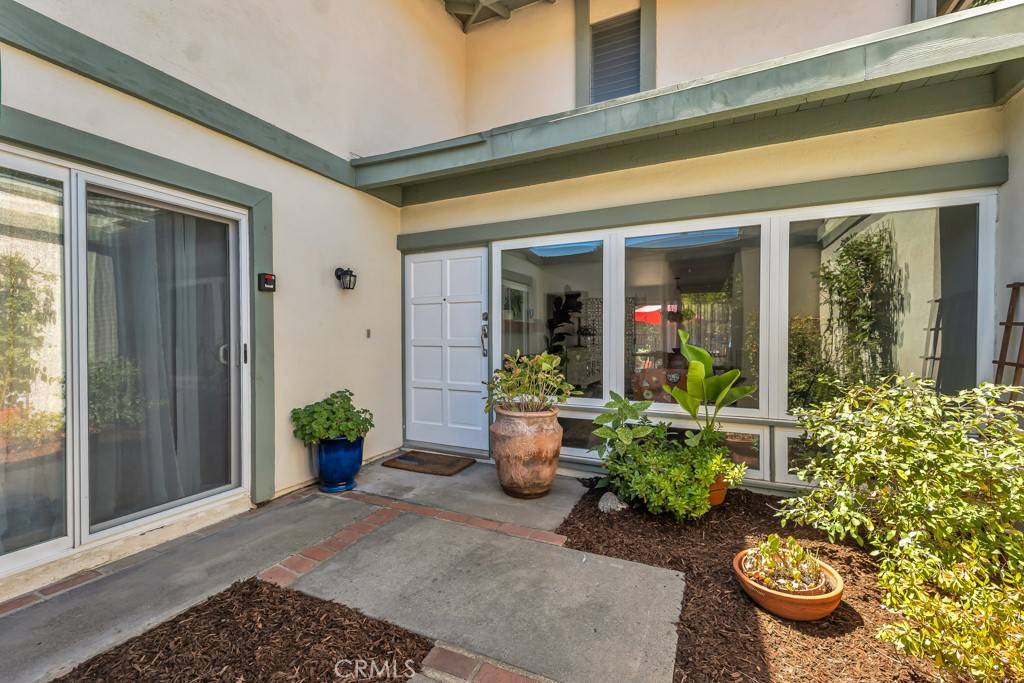 Westlake Village, CA 91361,32068 Waterside LN