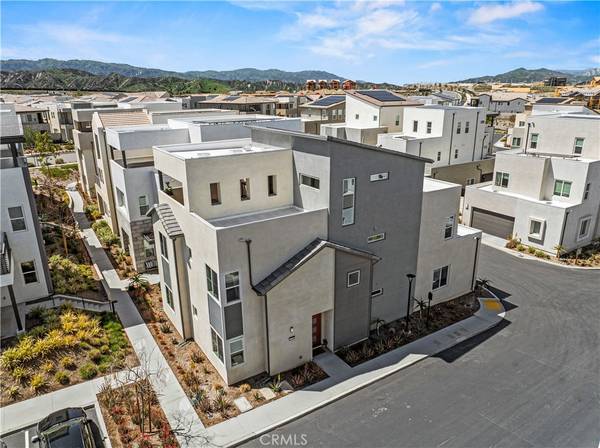 Valencia, CA 91381,27230 Bush Mallow CT