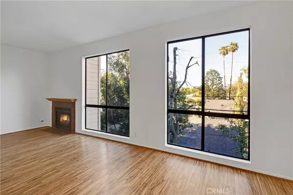 Sherman Oaks, CA 91423,13331 Moorpark ST #226