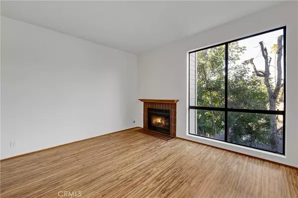 Sherman Oaks, CA 91423,13331 Moorpark ST #226