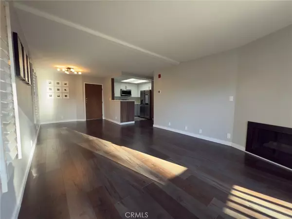 Woodland Hills, CA 91367,22100 Burbank BLVD #313B